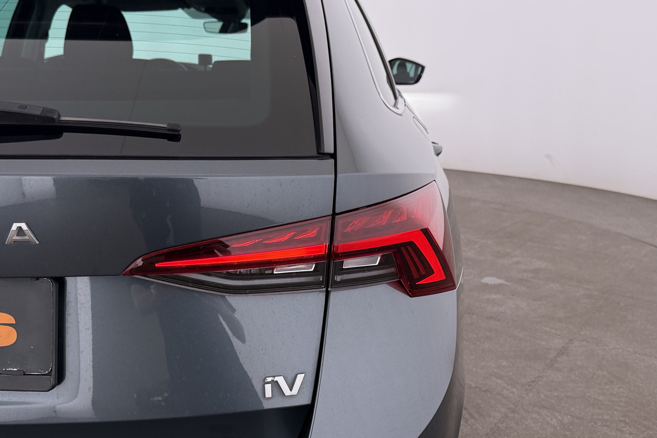 Skoda Octavia Combi — photo 10