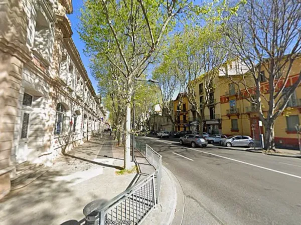 Local 6 pièces 162 m²