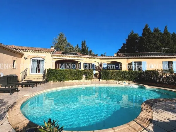 Maison 8 pièces 213 m²