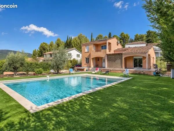 Villa 5 pièces 150 m²