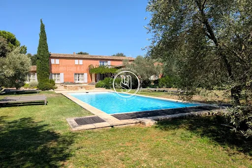Maison 318 m²