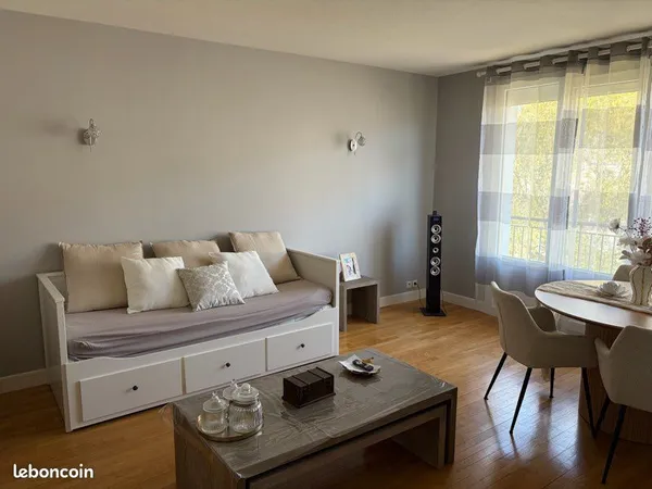 Bel appartement T3 avec balcons et parking