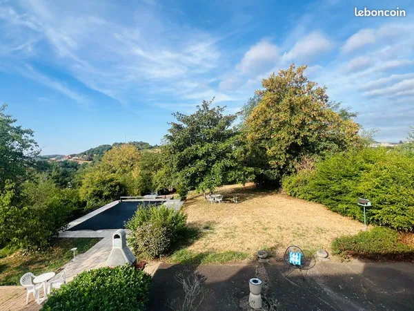 Maison de caractère au calme - 150m2 - 1850m2 de terrain - Piscine