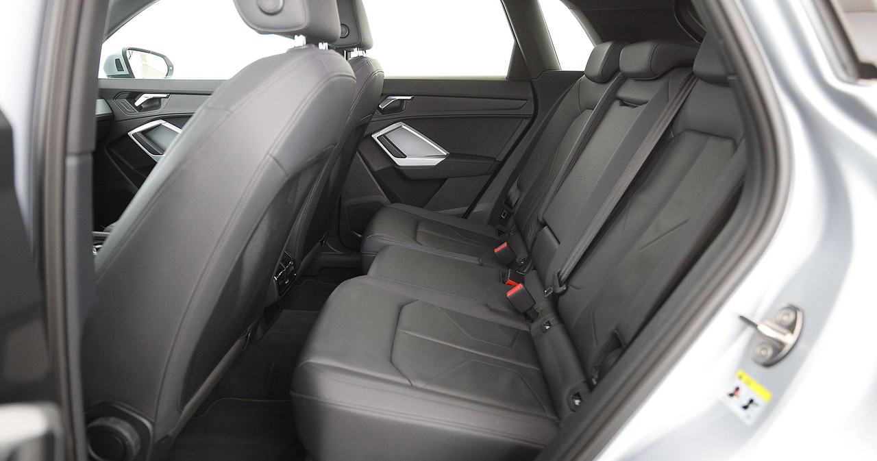 Audi Q3 — photo 29