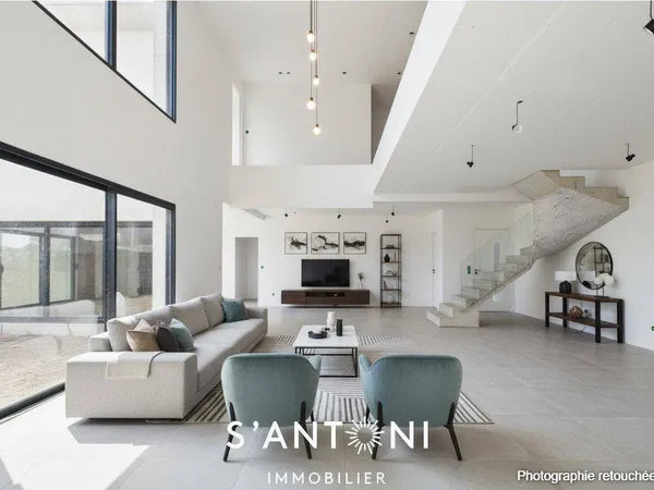 Maison 6 pièces 300 m²