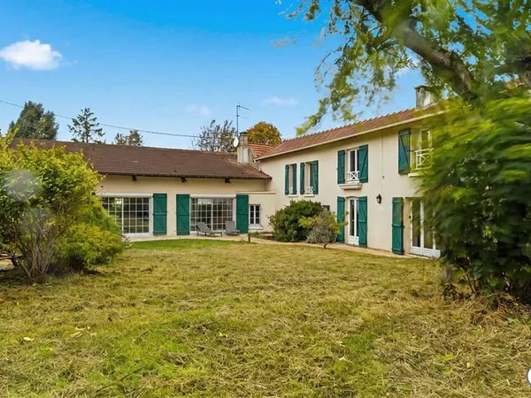 Maison 9 pièces 232 m²