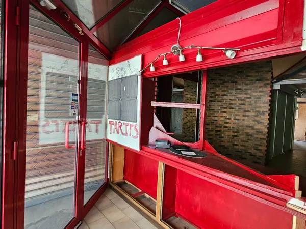 Local commercial Le Pont De Beauvoisin - 53M² - Centre ville