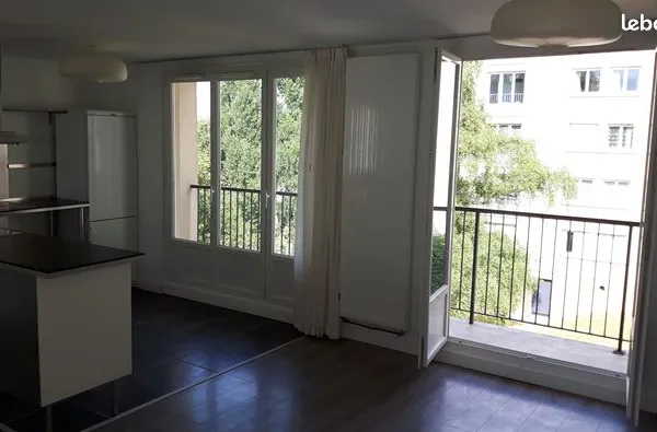 Appartement lumineux de 83m2 - 3 chambres - balcon - parking