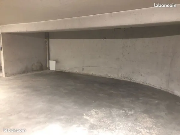 Parking idéal investisseur 6/7 places de scooter - Rue Saint-Maur / Hôpital St-Louis (Paris 10)