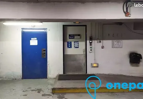 Parking/box 12 m² LE BLANC MESNIL
