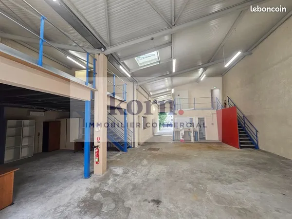 Local commercial 700 m²