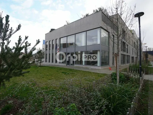 Local 230 m²