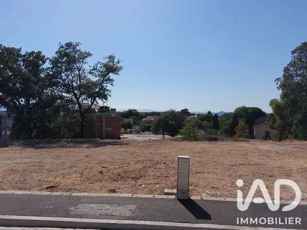 Terrain 313 m²