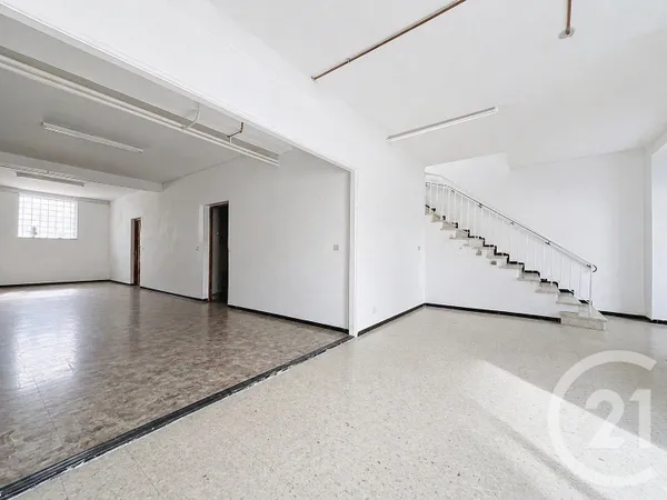 Parking/Garage/Box 100 m²