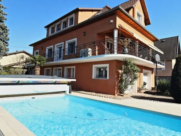 Maison 6 pièces 212 m²