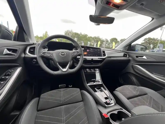 Opel Grandland hybrid 225 ch bva8 — photo 44