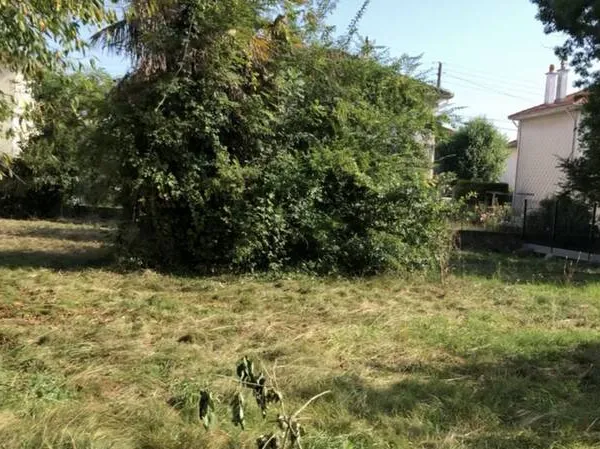Terrain 1014 m²