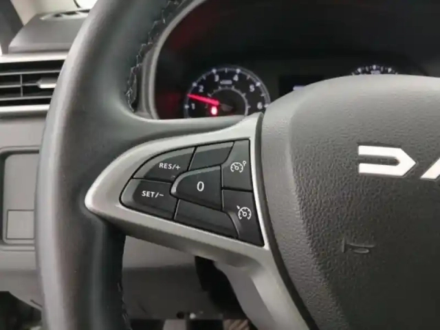 Dacia Duster 1.0 eco-g 100ch  journey + 4x2 — photo 13