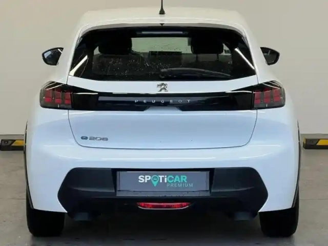 Peugeot 208 e- 136ch like — photo 4
