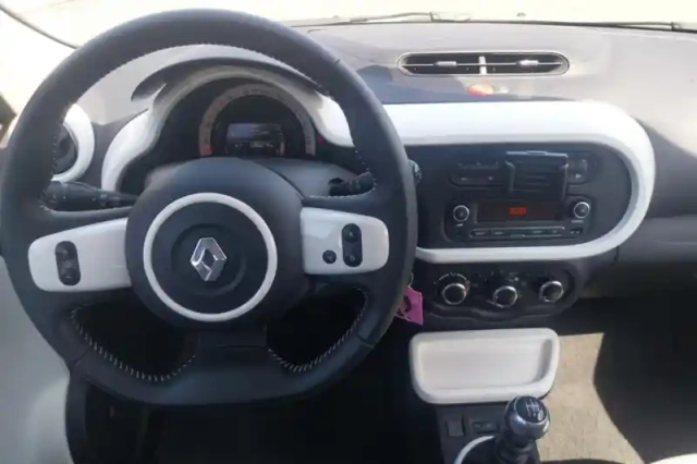 Renault Twingo iii 0.9 tce 90 energy e6c — photo 10