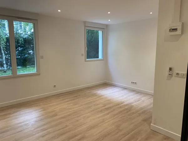 Ensemble de 3 Bureaux / salle professionnelles