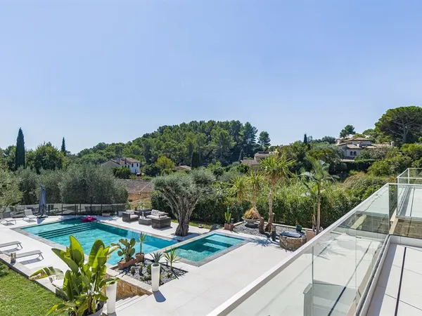 Villa 8 pièces 527 m²