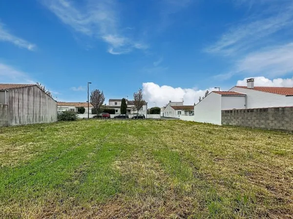 Terrain 600 m²