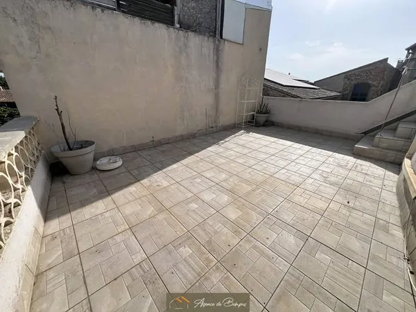 MAISON DE VILLAGE DE TYPE 3 -TERRASSE 28 M2
