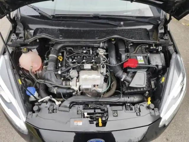 Ford Fiesta 1.0 ecoboost 100ch stop&amp;start titanium 5p euro6.2 — photo 12