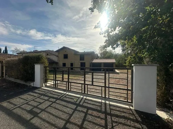 Maison 5 pièces 200 m²