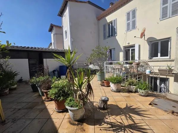 LE TEIL - APPARTEMENT LUMINEUX AVEC TERRASSE