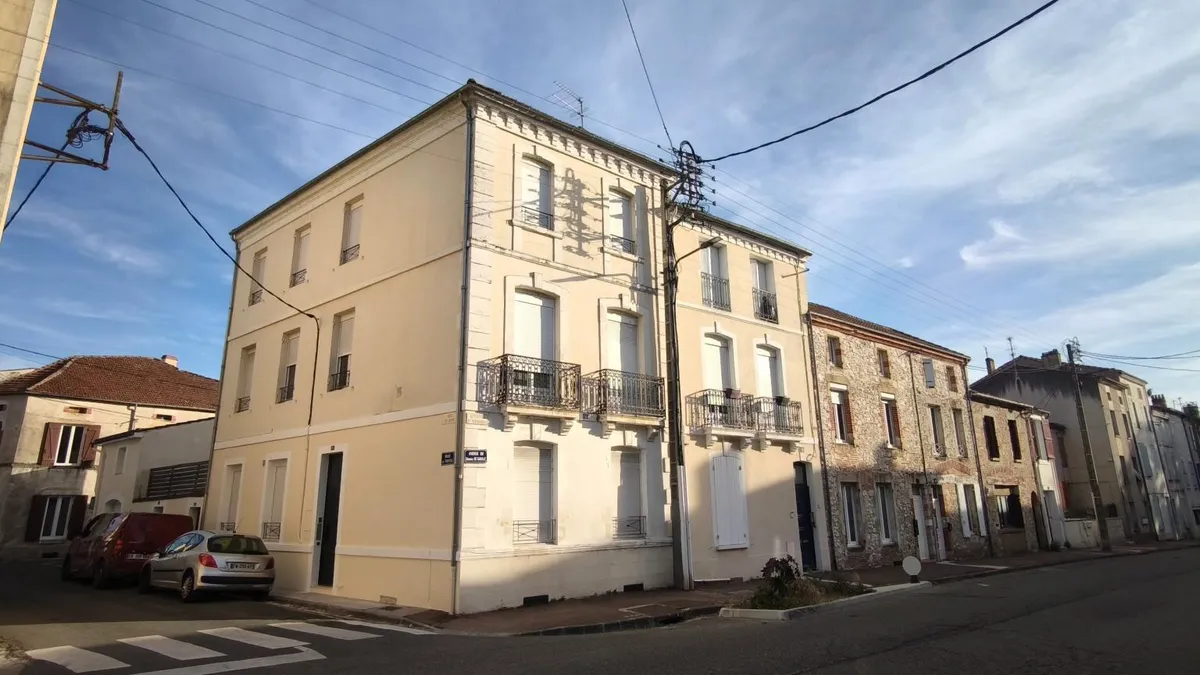 Photo 1