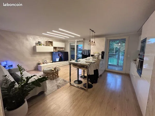 Superbe 3 pièces 59 m² refait à neuf - Dernier étage - Menton Borrigo
