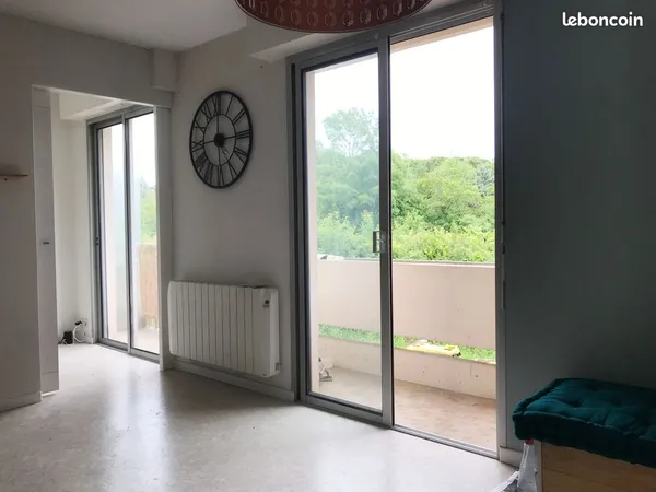 Loue studio meublee