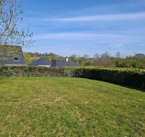 Terrain 900 m²
