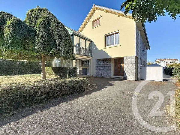 Maison 8 pièces 200 m²