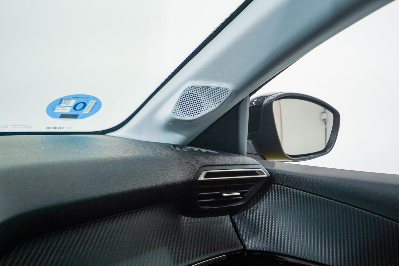 Peugeot 208 — photo 26