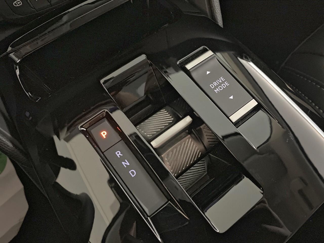 Citroën C4 X hybride 145 ch e-dcs6 max — photo 15
