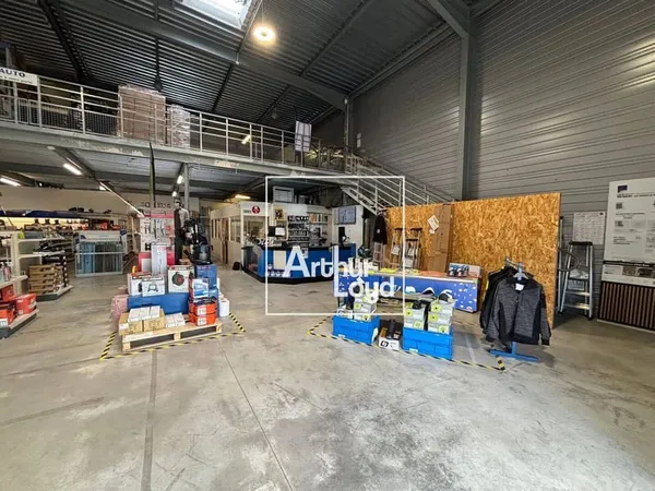 Local d'activité 795 m²