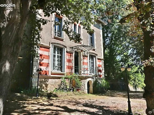 Maison 9 pièces 250 m²
