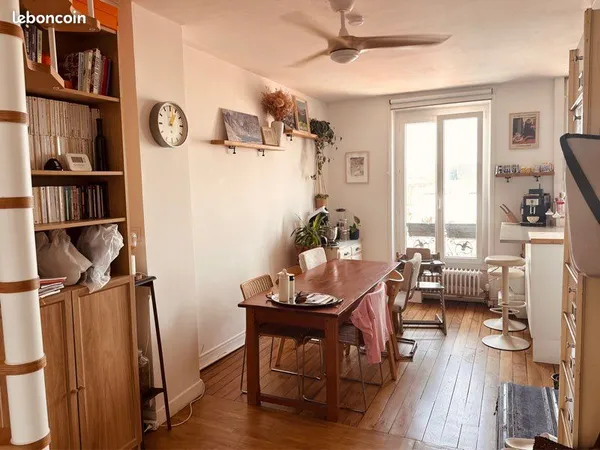 Appartement 4 pièces dernier étage