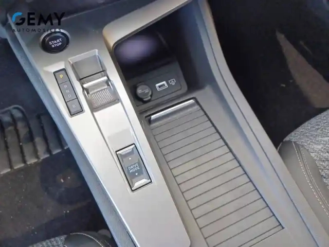 Peugeot 308 plug-in hybrid 195 ch e-dcs7 — photo 18