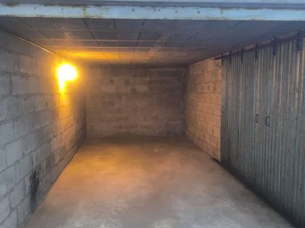 Parking 14 m²