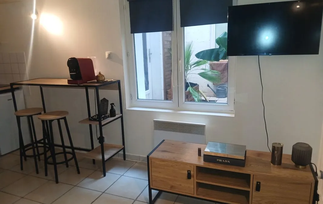 Photo 1