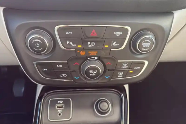 Jeep Compass 1.4 i multiair ii 140 ch bvm6 — photo 22