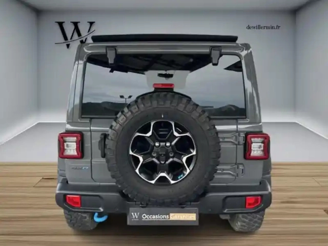 Jeep Wrangler plug-in hybrid rubicon 4xe — photo 6