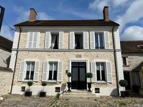 Maison 9 pièces 263 m²