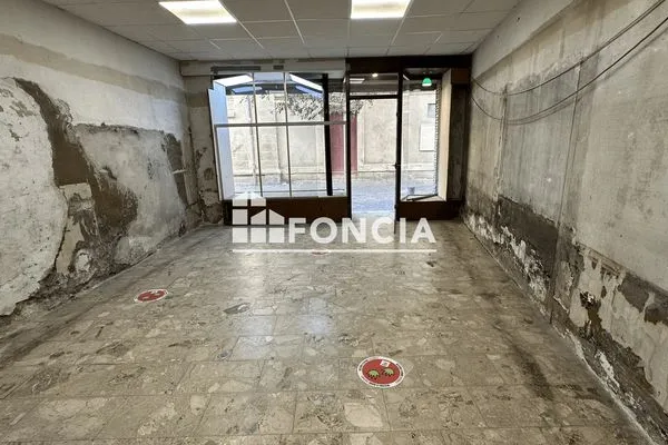 Local 100 m²