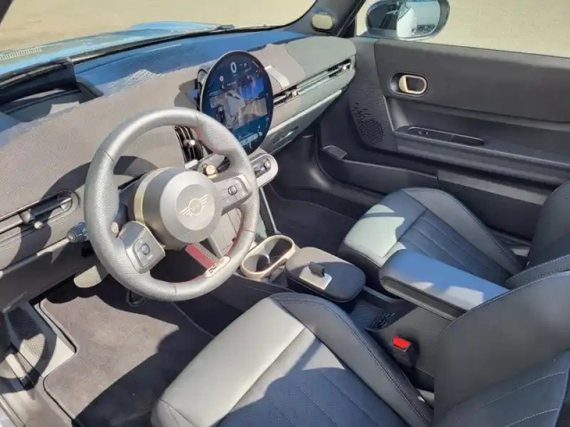 Mini Cooper cabrio s 204ch jcw dkg7 — photo 6