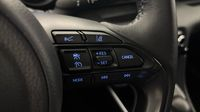 Toyota Yaris 116h Design 5p MY22 — photo 25
